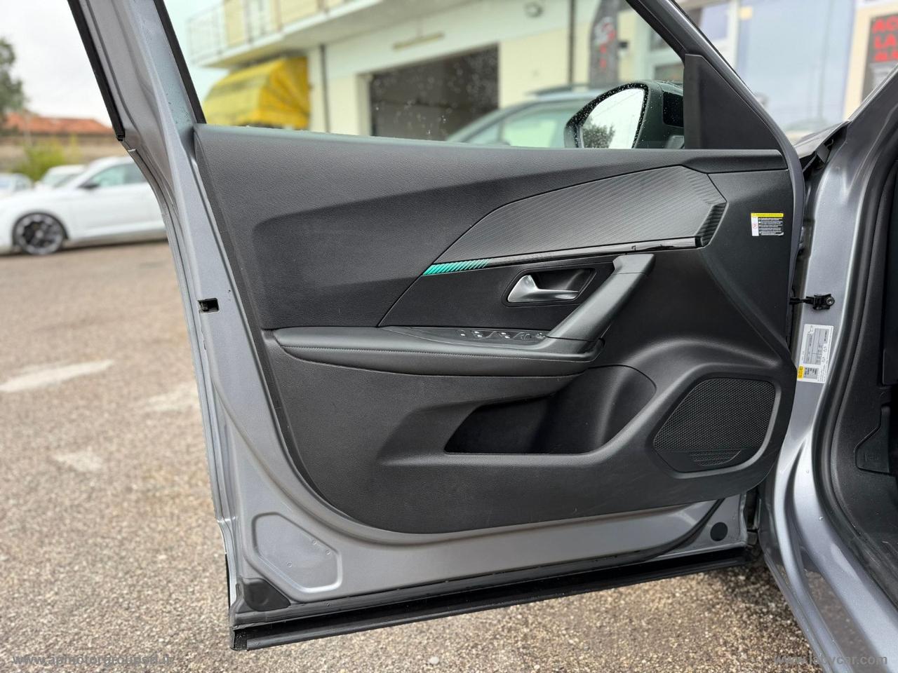 PEUGEOT 2008 PureTech 100 S&S Allure Pack