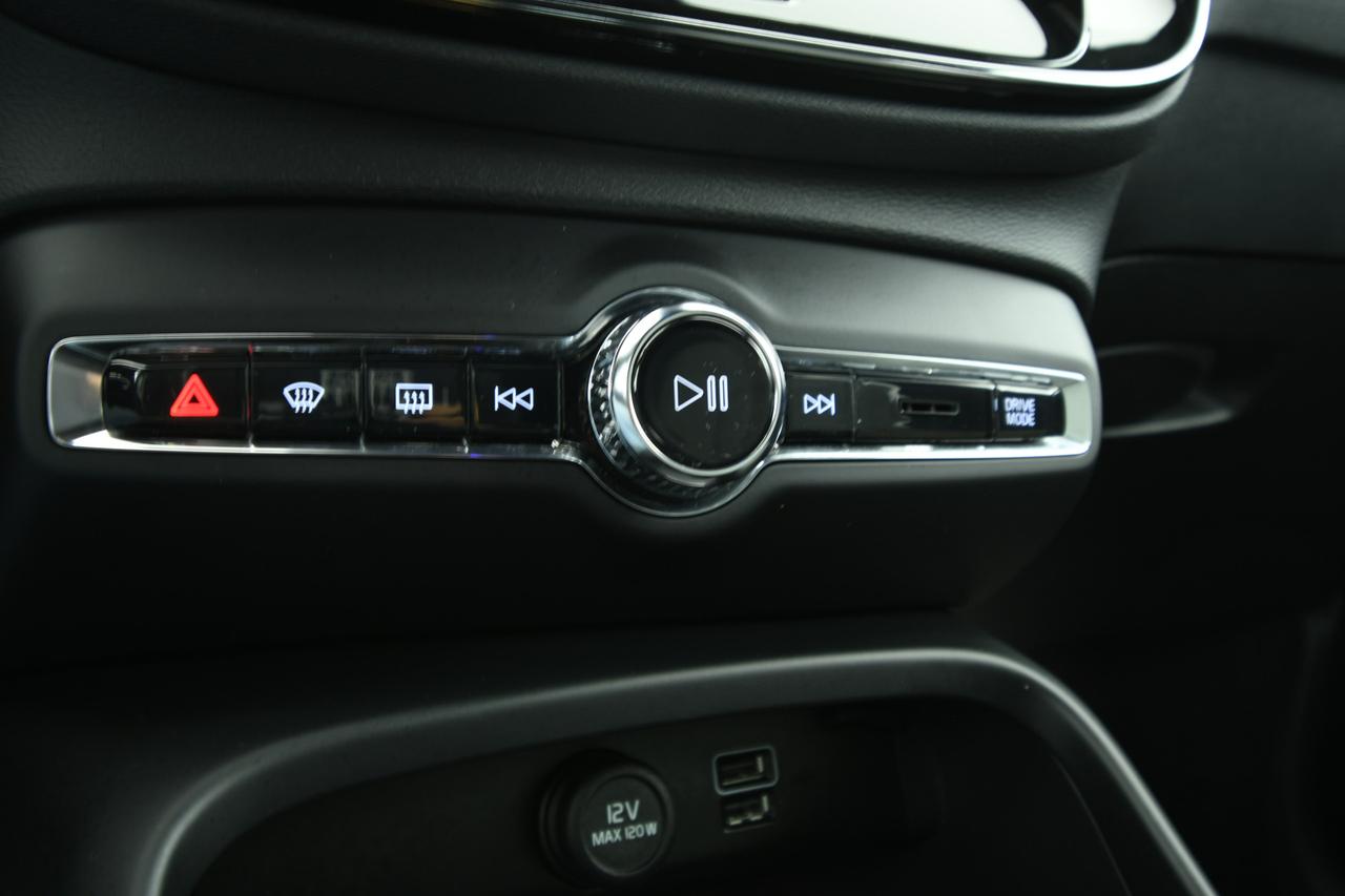 VOLVO XC40 N1 T4 recharge plug-in hybrid Core auto PREZZO+IVA+CAMERA