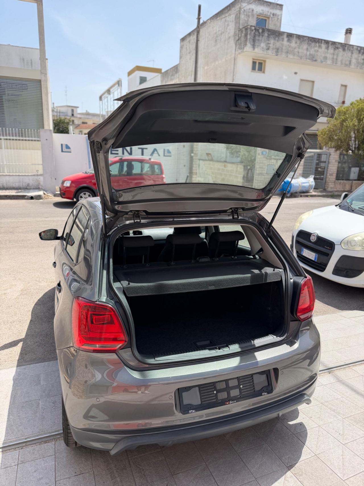 Volkswagen Polo TDI 1.4 75 cv-2016/NAVI/CLIMA