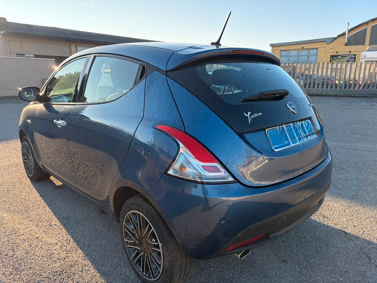 Lancia Ypsilon 1.0 FireFly 5 porte S&S Hybrid Alberta Ferretti