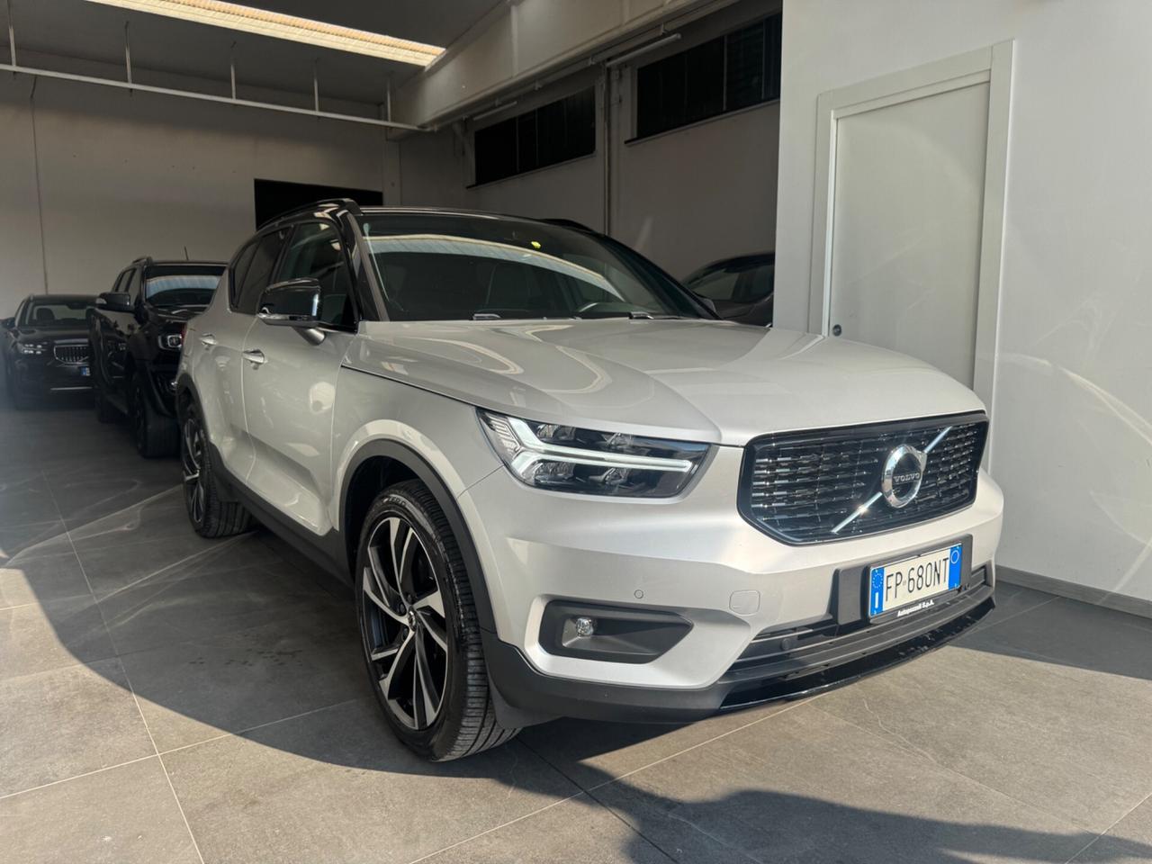 Volvo XC40 D4 AWD Geartronic R-design Full Optional