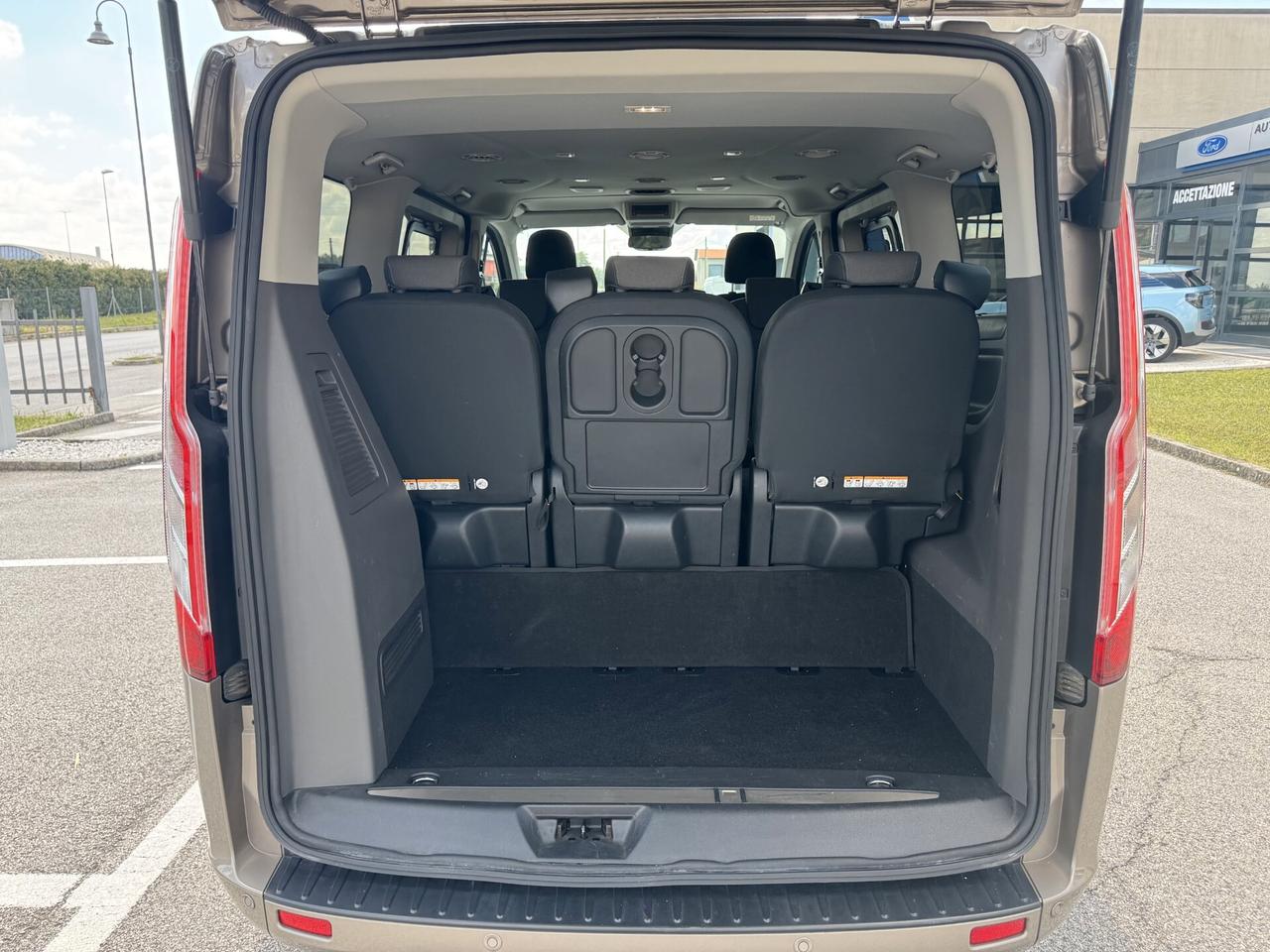 Ford Tourneo Custom Tit. 2.0MHVE 130CV PassoC. 8p