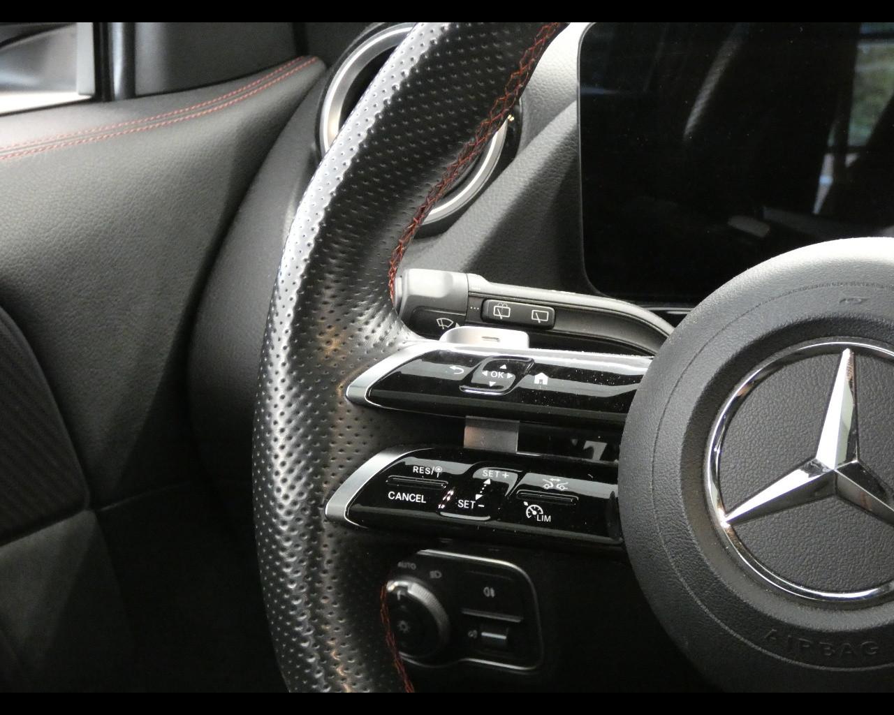 Mercedes-Benz GLA (H247) - GLA 200 d Automatic 4Matic AMG Line Premium Plus