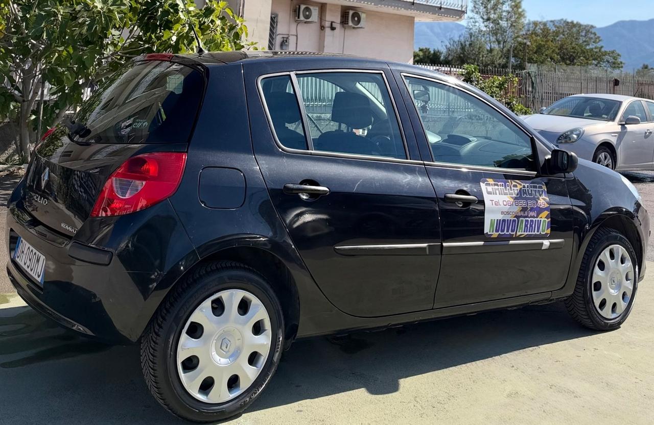 Renault Clio 1.2 Benzina 75 Cv