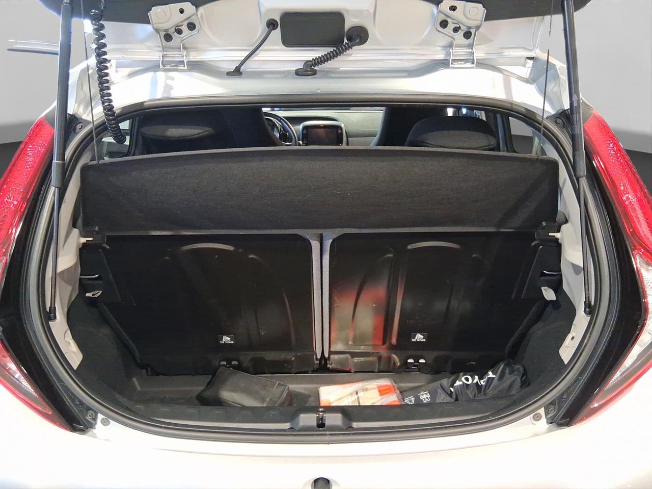 Toyota Aygo Connect 1.0 VVT-i 72 CV 5 porte x-play