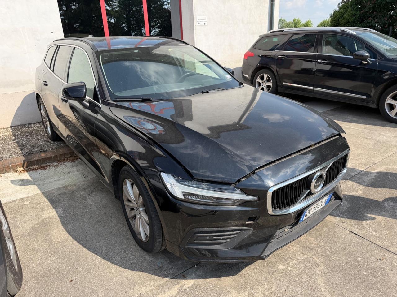 Volvo V60 B4 (d) Geartronic Momentum Business Pro