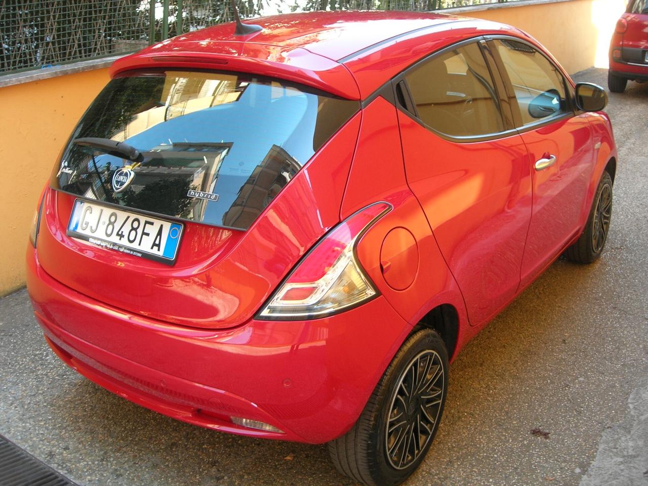 Lancia Ypsilon 1.0 FireFly 5 porte S&S Hybrid Ecochic Gold
