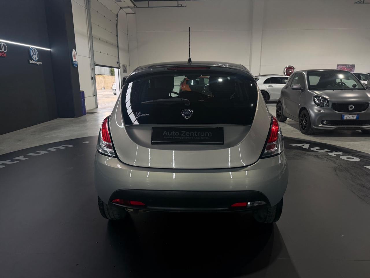 Lancia Ypsilon 1.3 MJT 16V 95 CV 5 porte S&S Silver