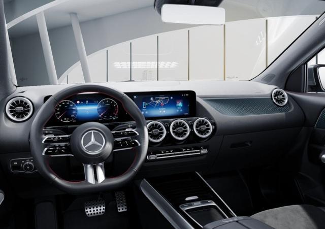 MERCEDES-BENZ GLA 180 Automatic AMG Line Premium