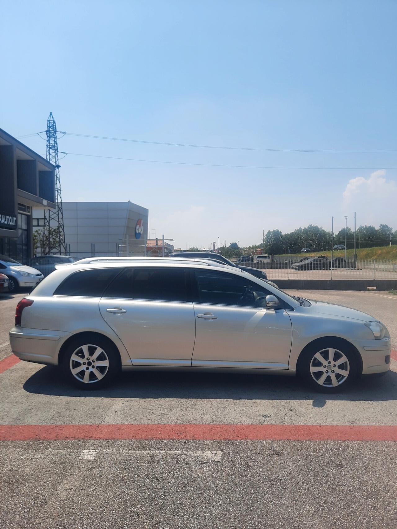 Toyota Avensis 2.2 D-4D 16V Station Wagon