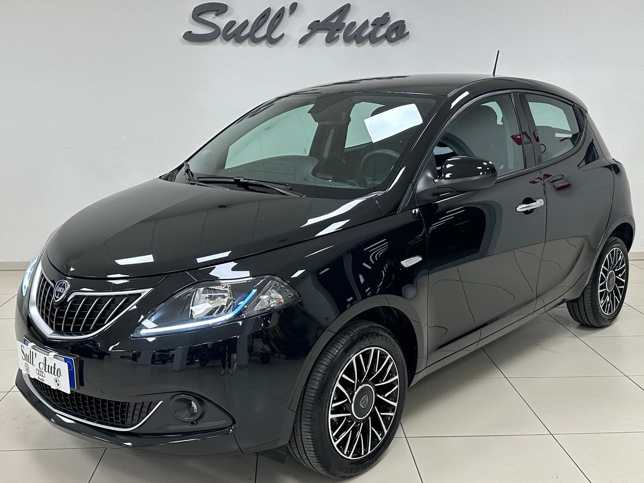 Lancia Ypsilon 1.0 Hybrid 70 CV Gold Plus 2024