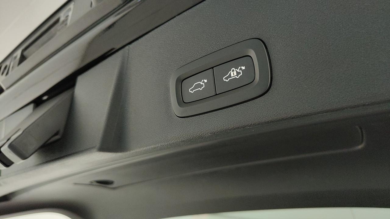 VOLVO XC40 2.0 b3 Core auto