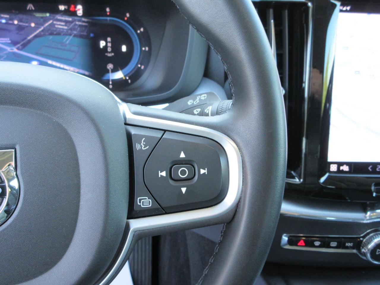 Volvo XC60 2.0 b4 Momentum auto