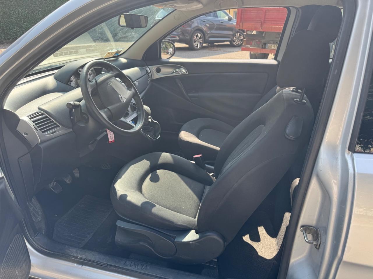 Lancia Ypsilon 1.2 69 CV Unyca