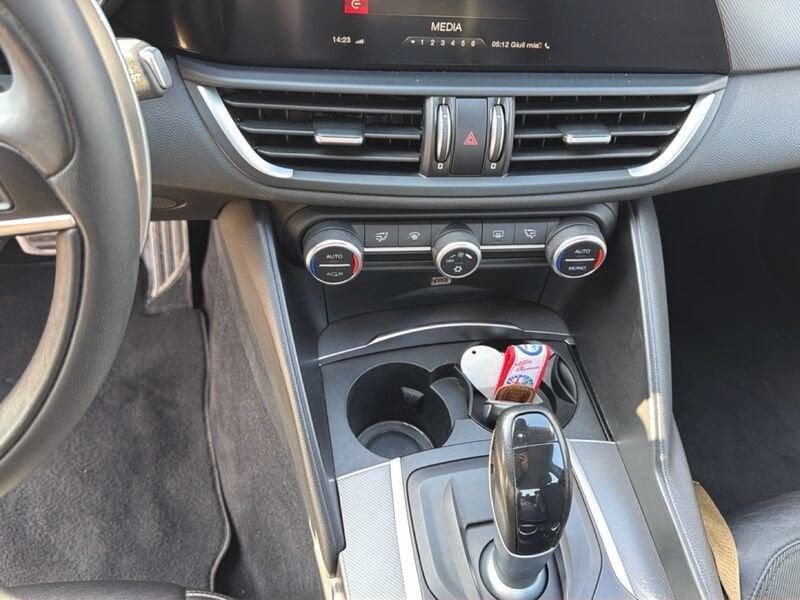 Alfa Romeo Giulia 2.2 Turbo AT8 180CV Super