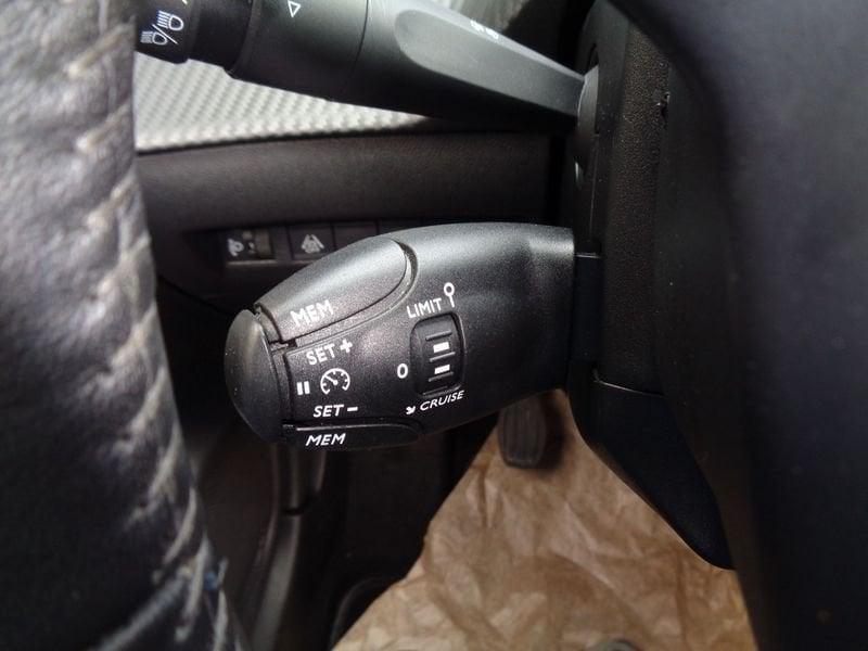 Peugeot 208 208 1.2 puretech Active Pack s&s 75cv