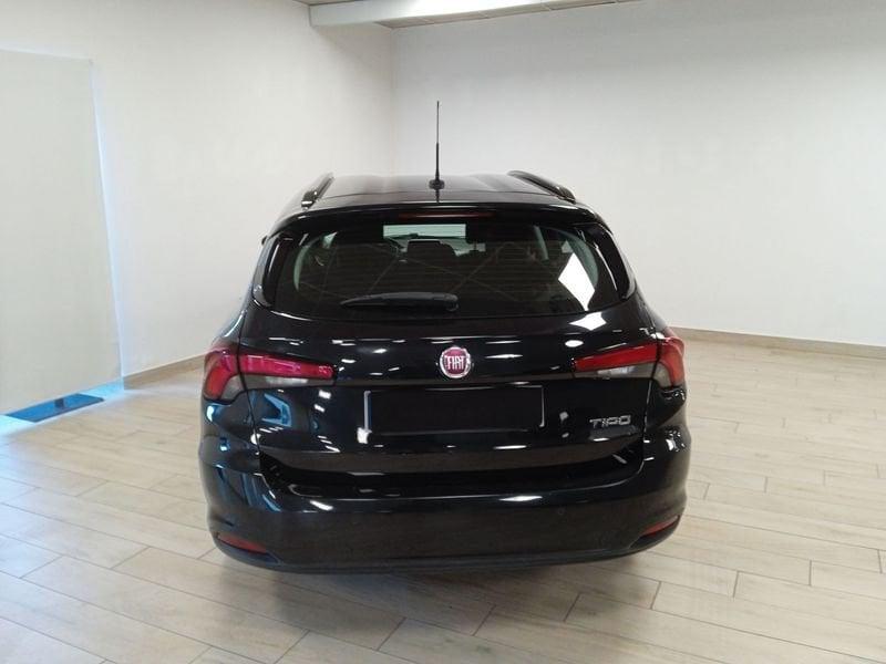 FIAT Tipo (2015-->) 1.6 Mjt S&S SW Lounge
