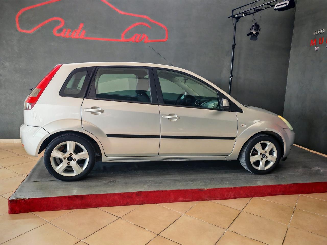 Ford Fiesta 1.2 16V 5p. Ghia