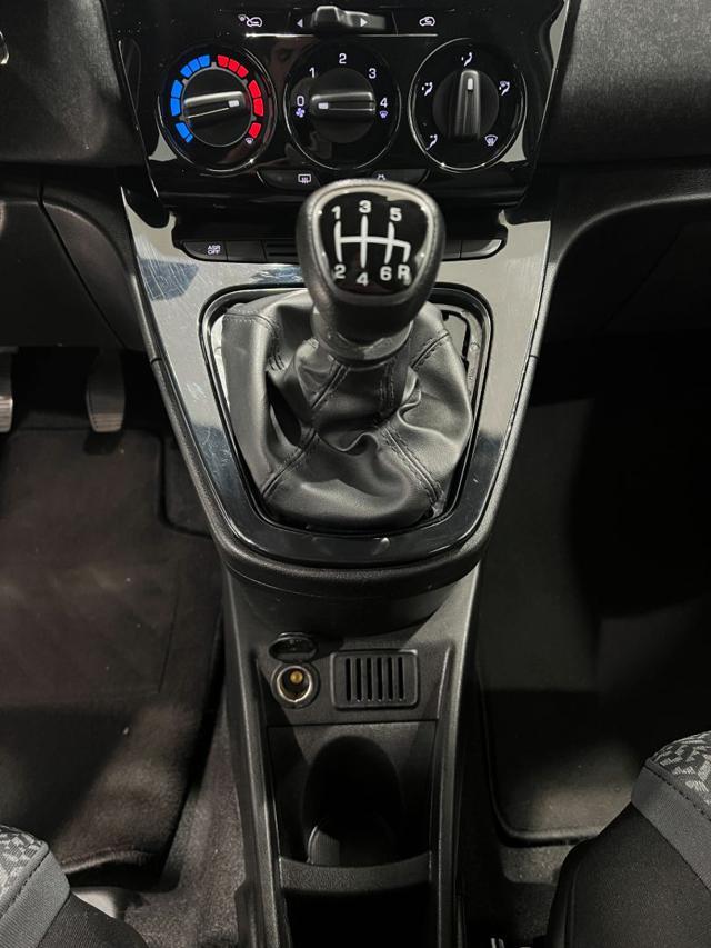 LANCIA Ypsilon 1.0 FireFly 5 porte S&S Hybrid Ecochic Silver