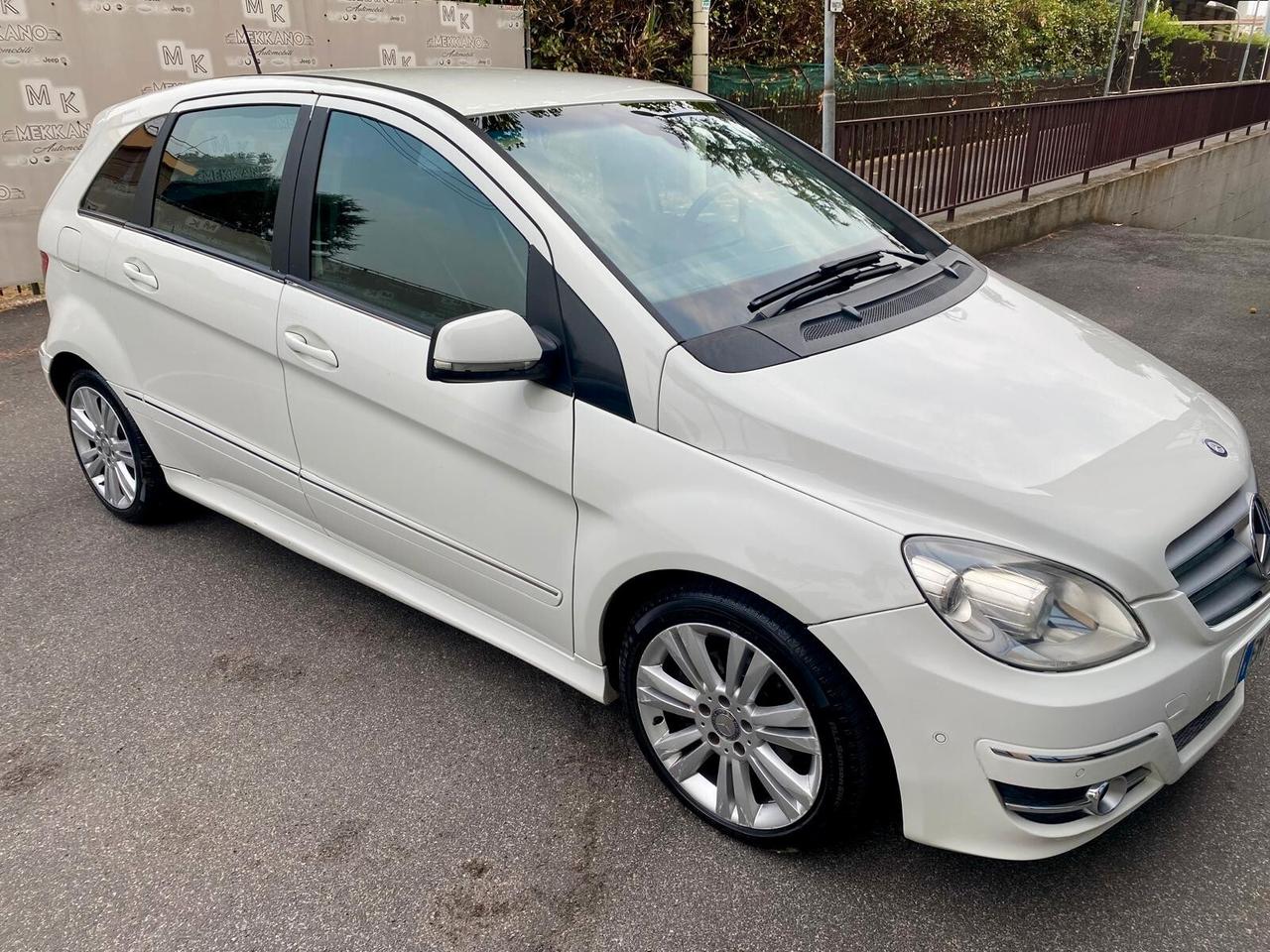 Mercedes-Benz B 180 AUTOMATICA -MANUTENZIONATA SEMPRE -AST PERDITEMPO