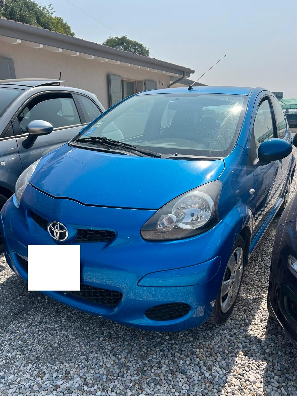 Toyota Aygo 1.0 12V VVT-i 5 porte OK Neo patentati