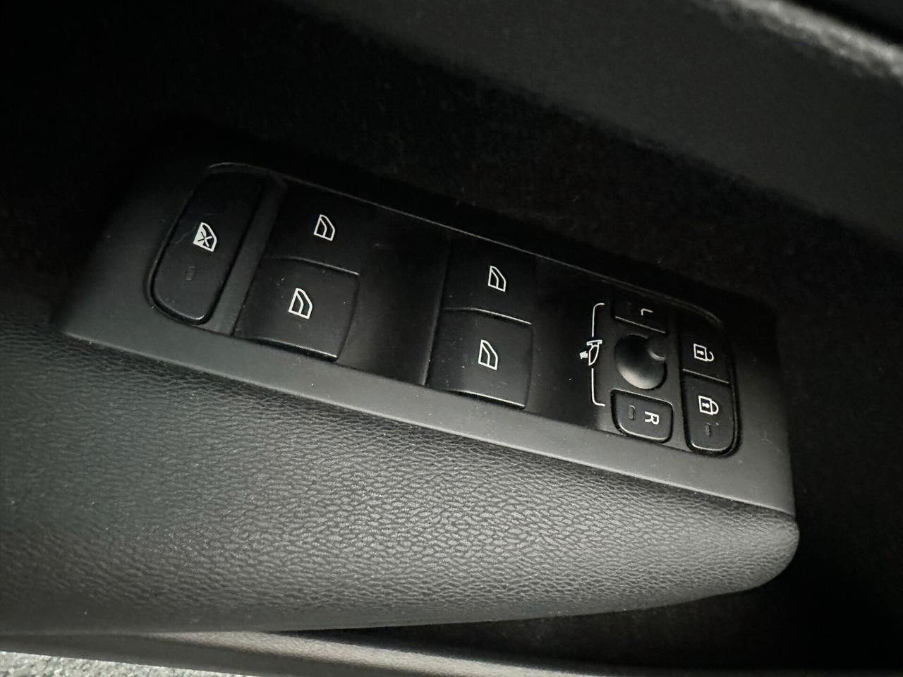 Volvo XC40 T5 Twin Engine Geartronic Hybrid Plug in R-design Tetto Apribile