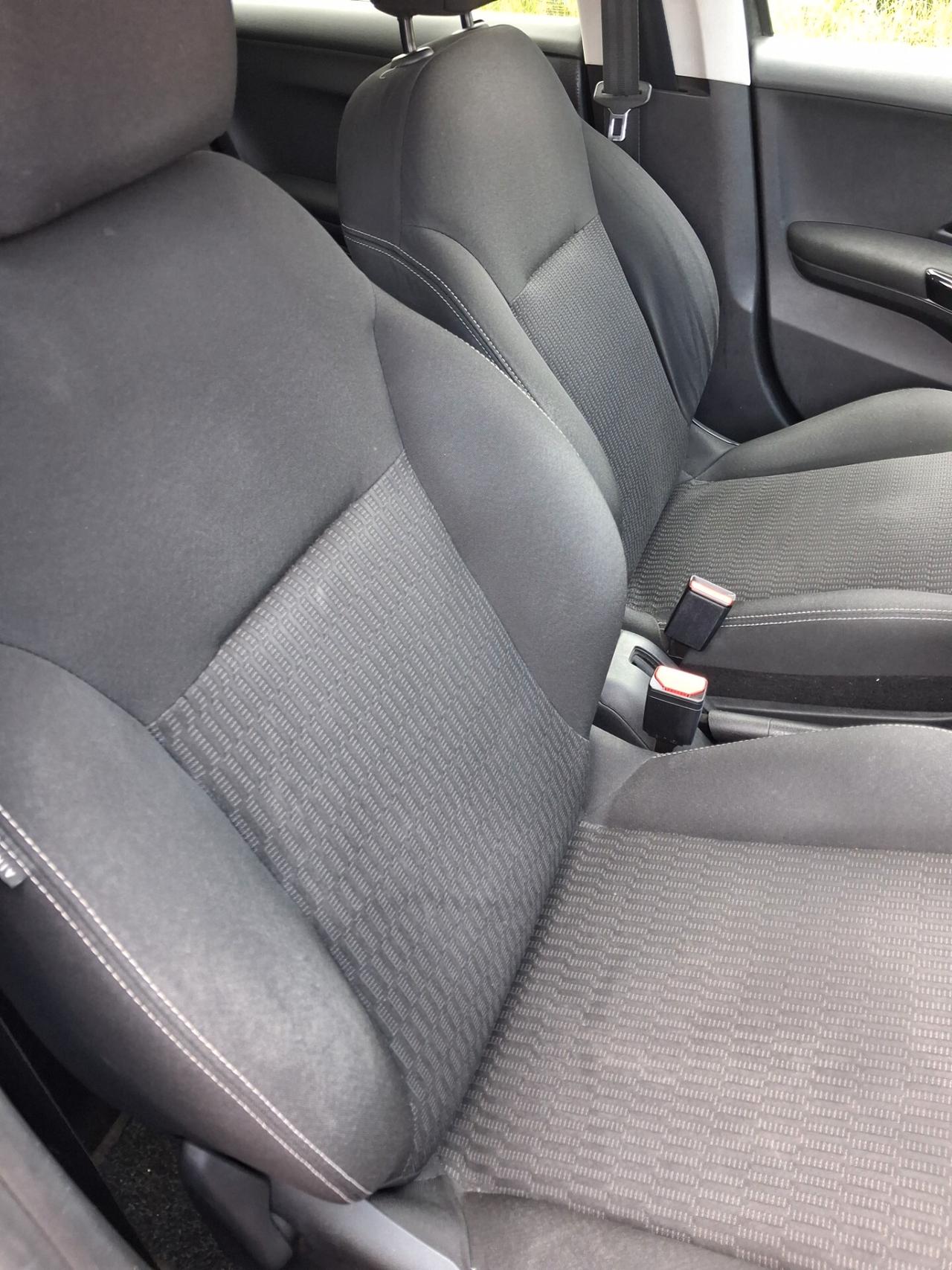 Peugeot 208 BlueHDi 75 5 porte Black Line
