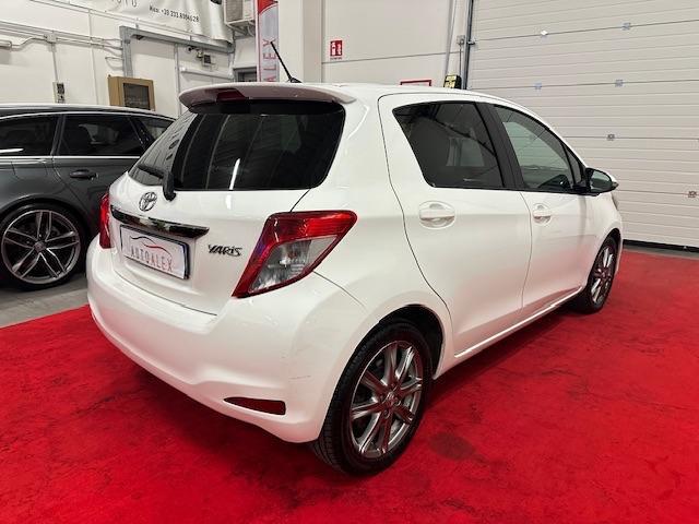 TOYOTA - Yaris 5p 1.3 Lounge NEOPATENTATI