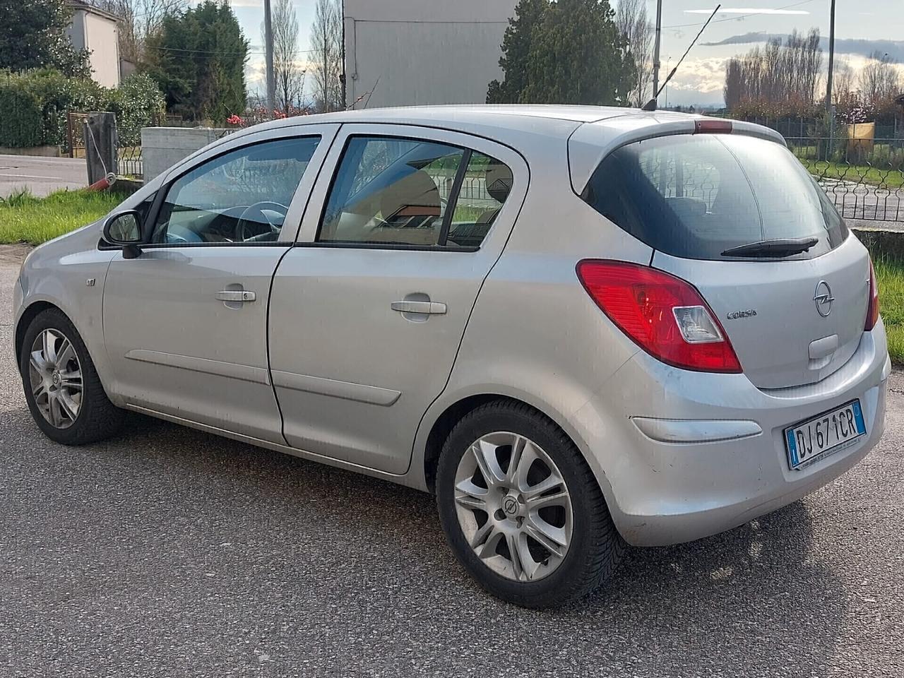 Opel Corsa 1.2 5 porte Easytronic Cosmo