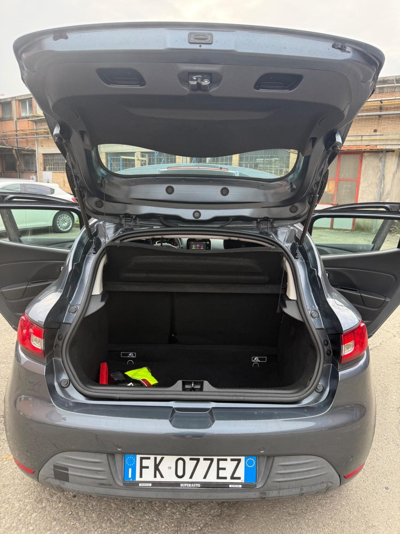 Renault Clio 1.2 75CV 5 porte Zen