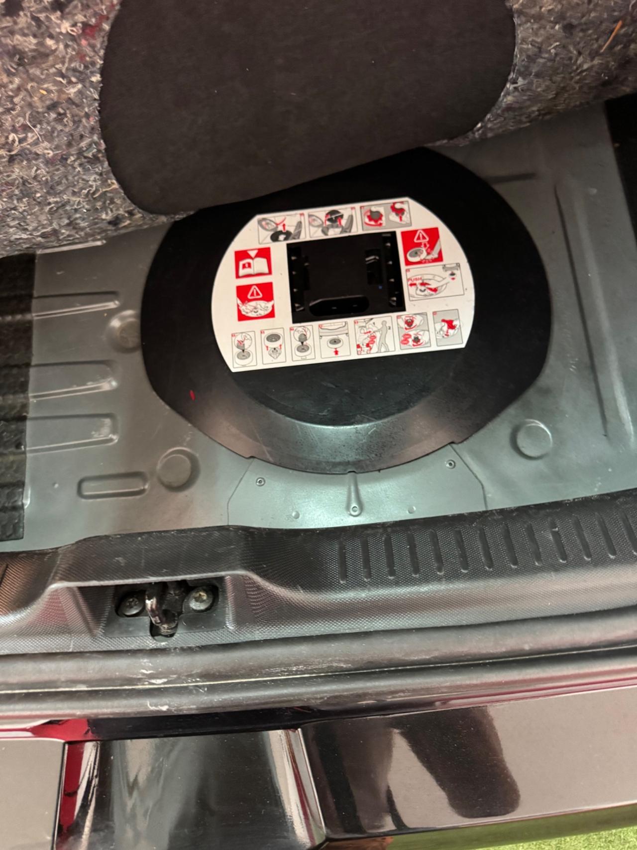Renault Clio 1.2 75CV 5 porte Anno 2015 Unico proprietario