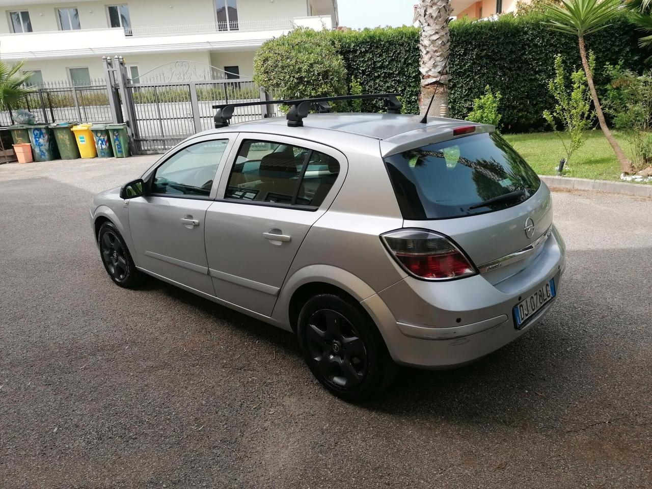 Opel Astra 1.7 CDTI 101CV 5 porte