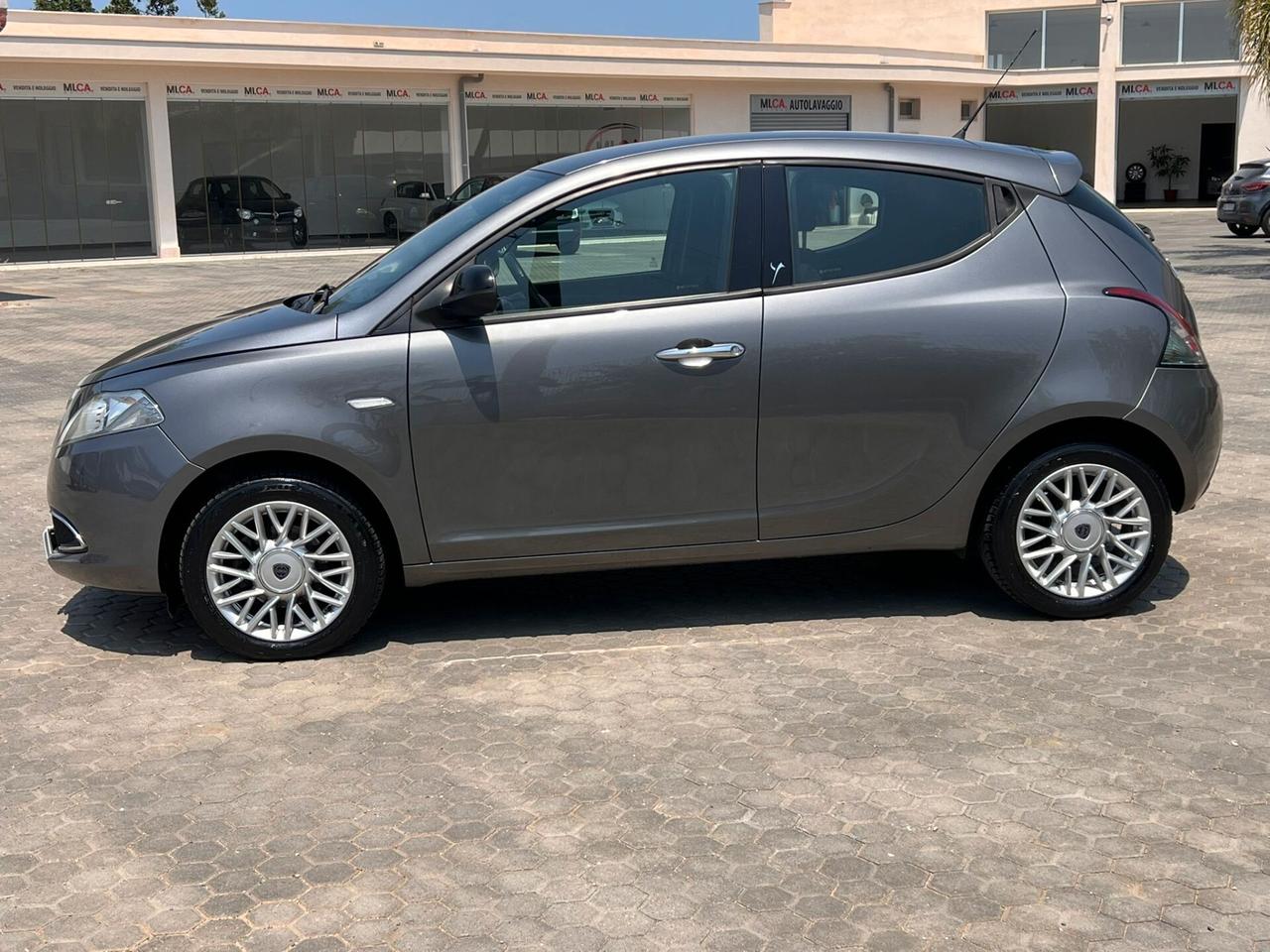 Lancia Ypsilon 1.3 MJT 16V 95 CV 5 porte S&S Silver