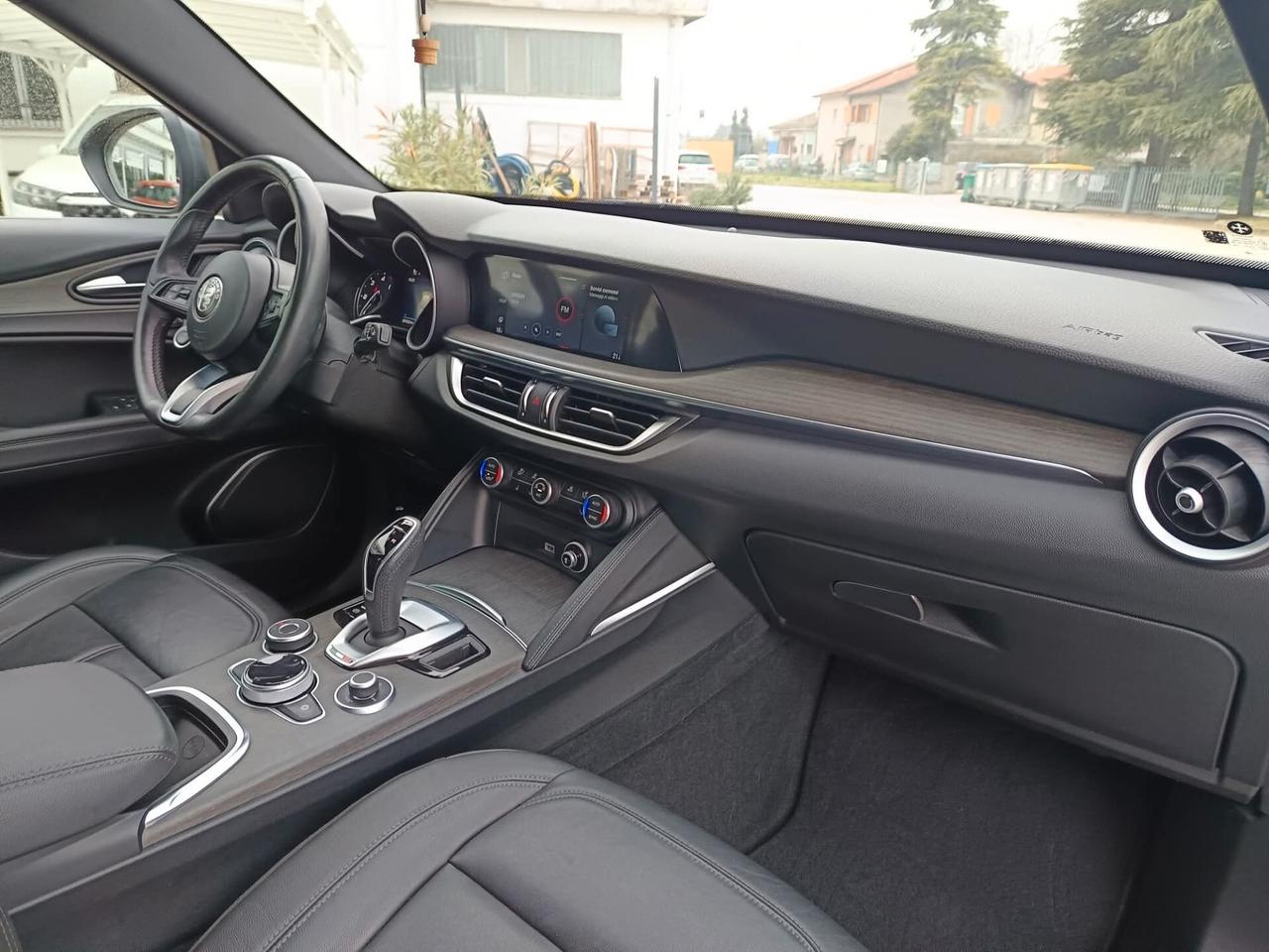 Alfa Romeo Stelvio 210 CV AT8 Q4 Ti Tua 287€ al Mese