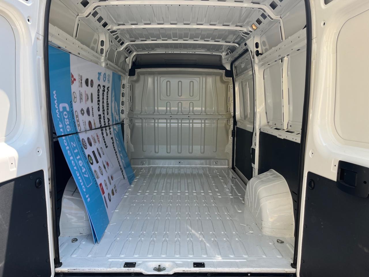 Peugeot Boxer 333 2.2 BlueHDi 140 S&S L2-H2 Furgone
