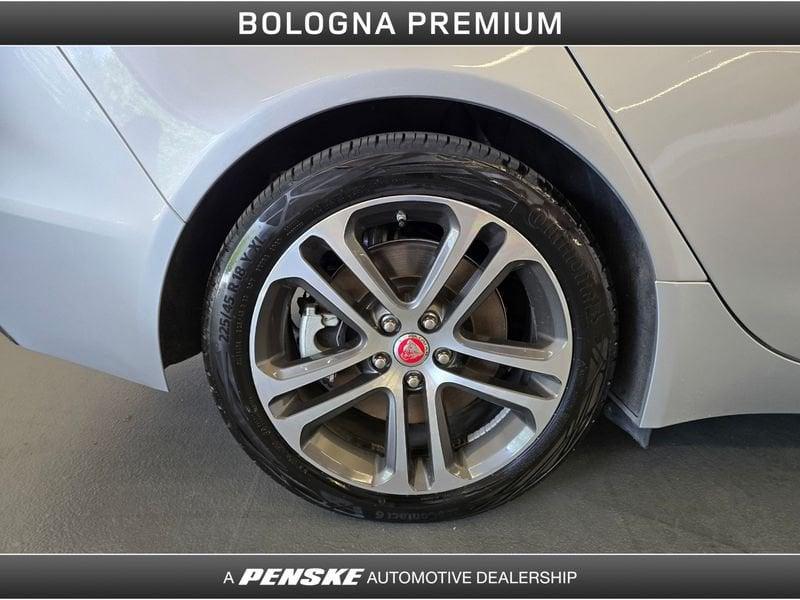 Jaguar XE XE 2.0 D 180 CV aut. SE