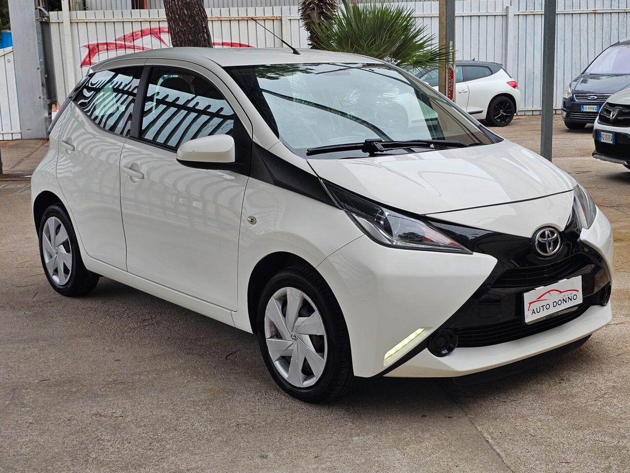 Toyota Aygo 1.0 VVT-i 69 CV 5 porte x-play