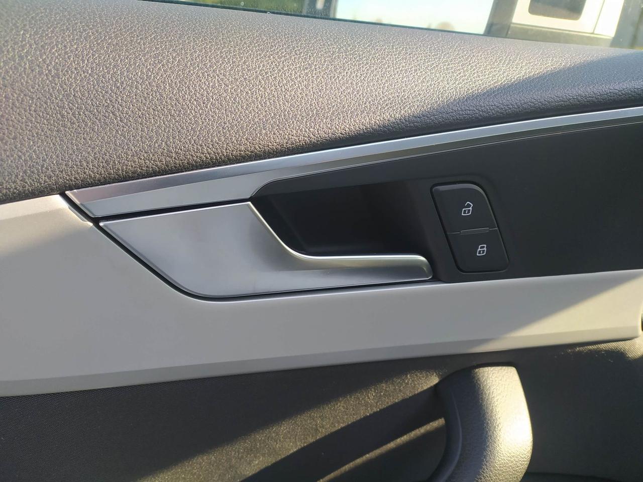 Audi A4 Business Advanced 2.0 35 TDI MHEV #8151