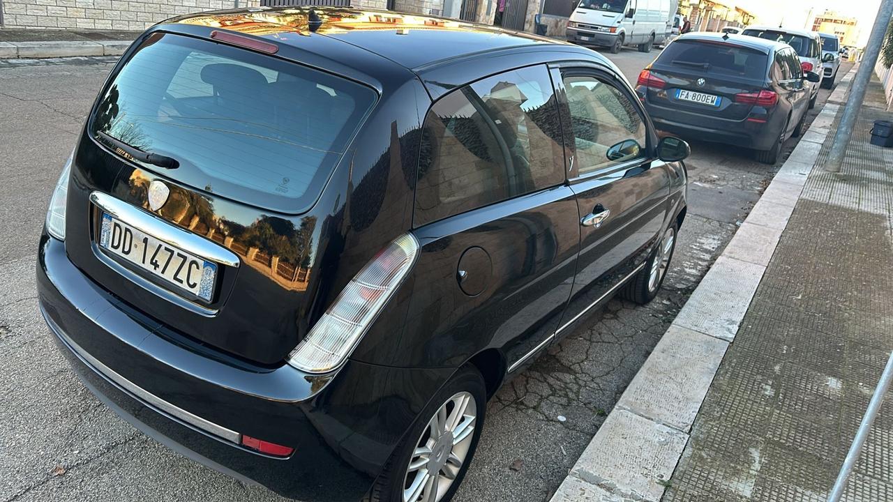 Lancia Ypsilon 1.3 MJT 90 CV Platino