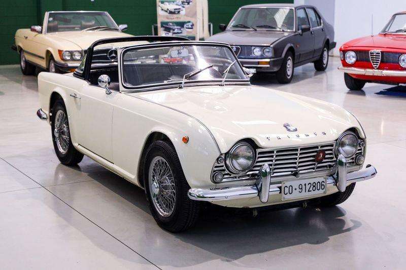 Triumph TR 4 Surrey Top - SPLENDIDA CON ASI CRS