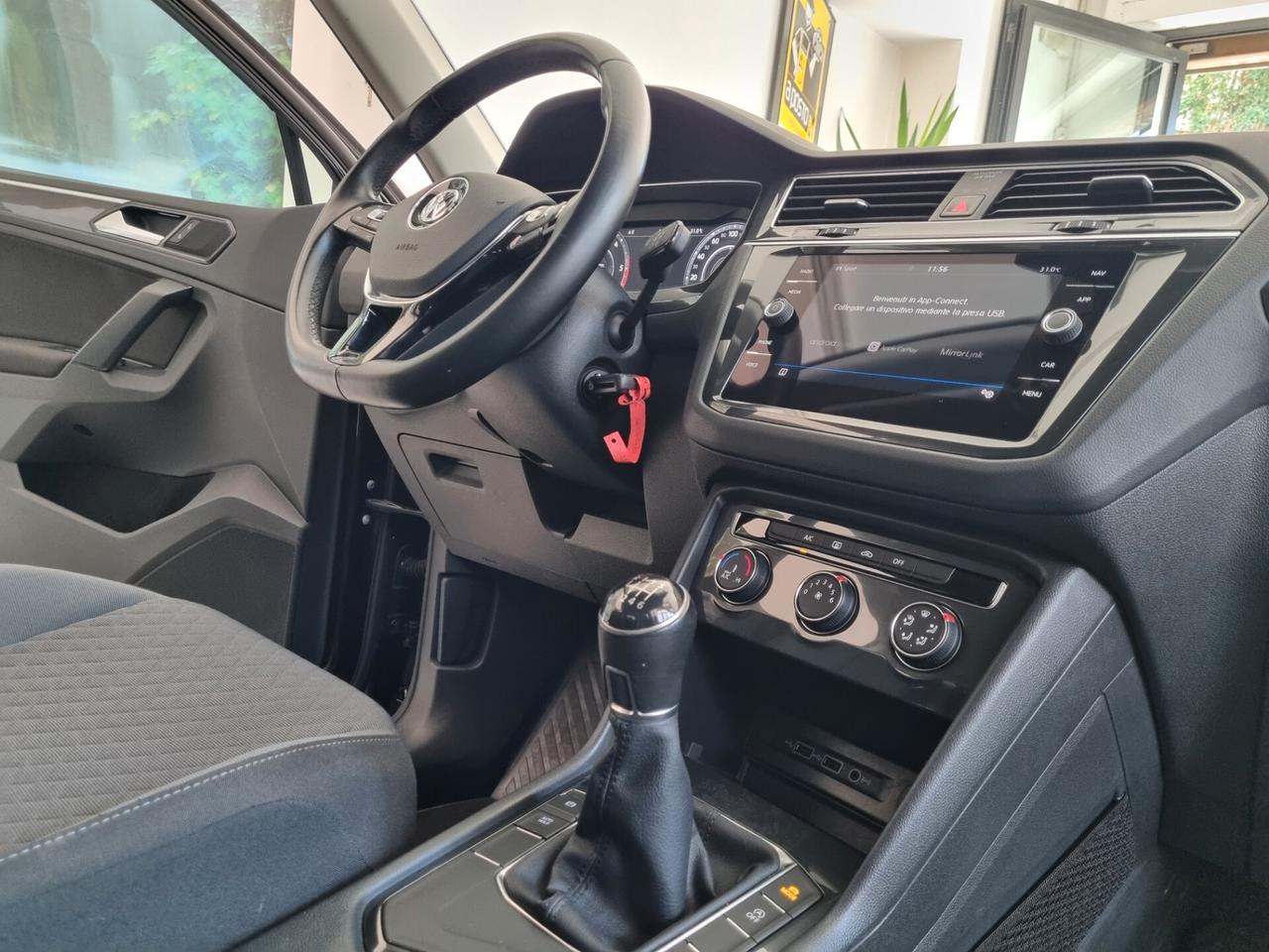 Volkswagen Tiguan 1.6 TDI R-LINE, VIRTUAL COCKPIT, FULL LED