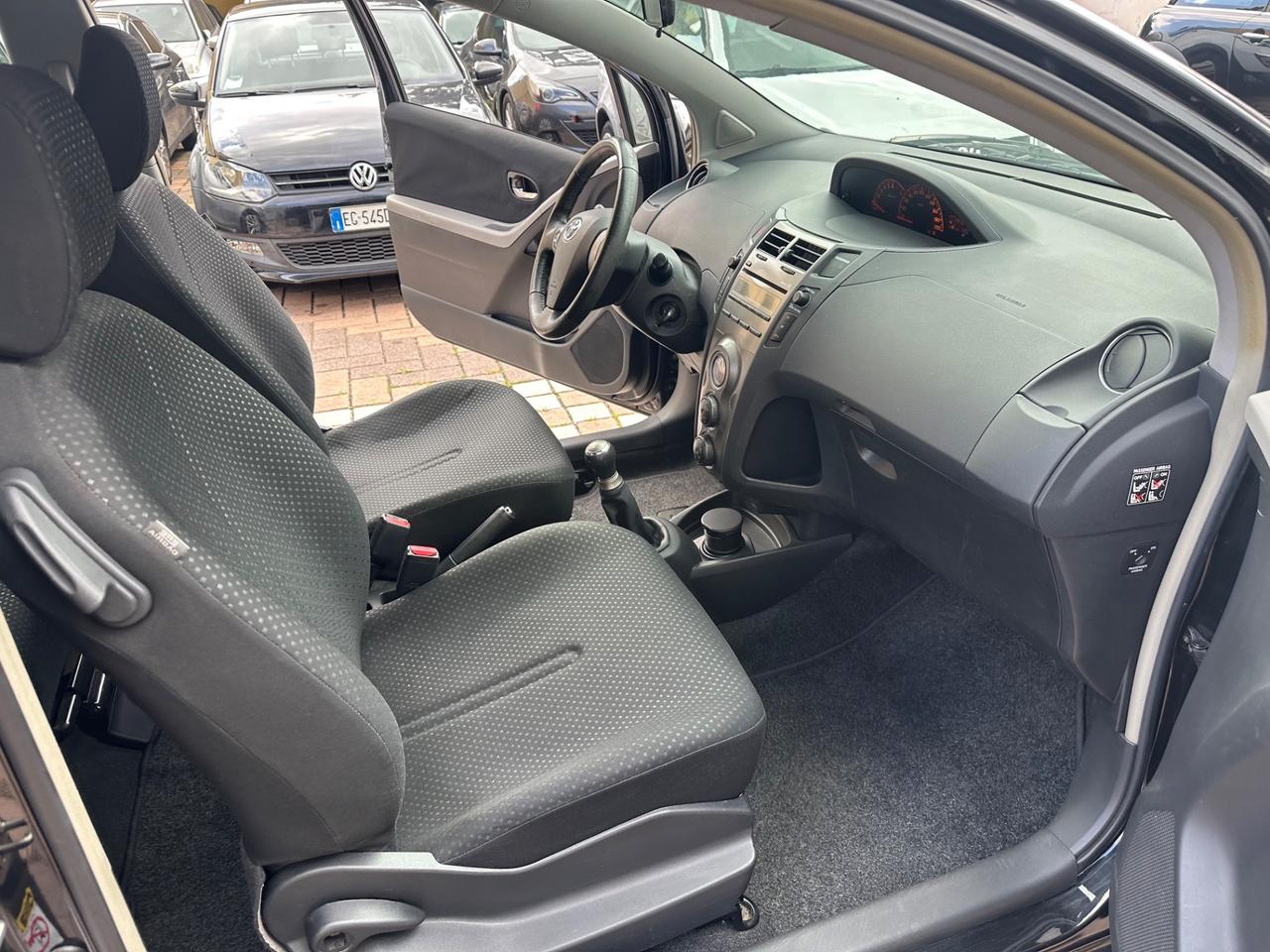 Toyota Yaris 1.0 3 porte Sol - ok neopatentati