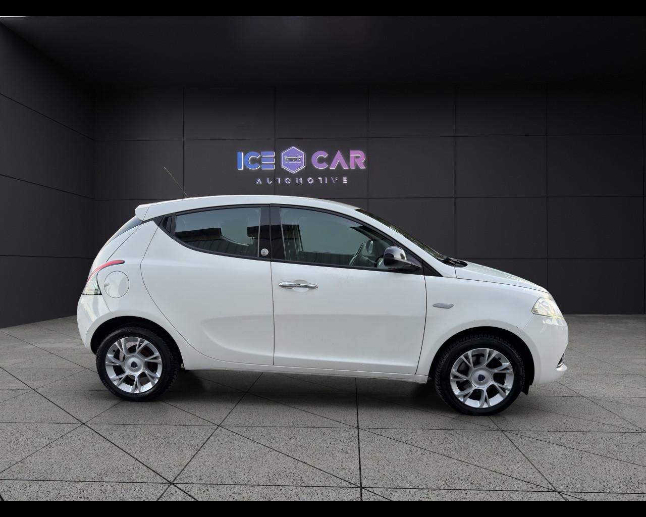 LANCIA Ypsilon 3ª serie - Ypsilon 1.2 69 CV 5 porte GPL Ecochic Elefantino Blu
