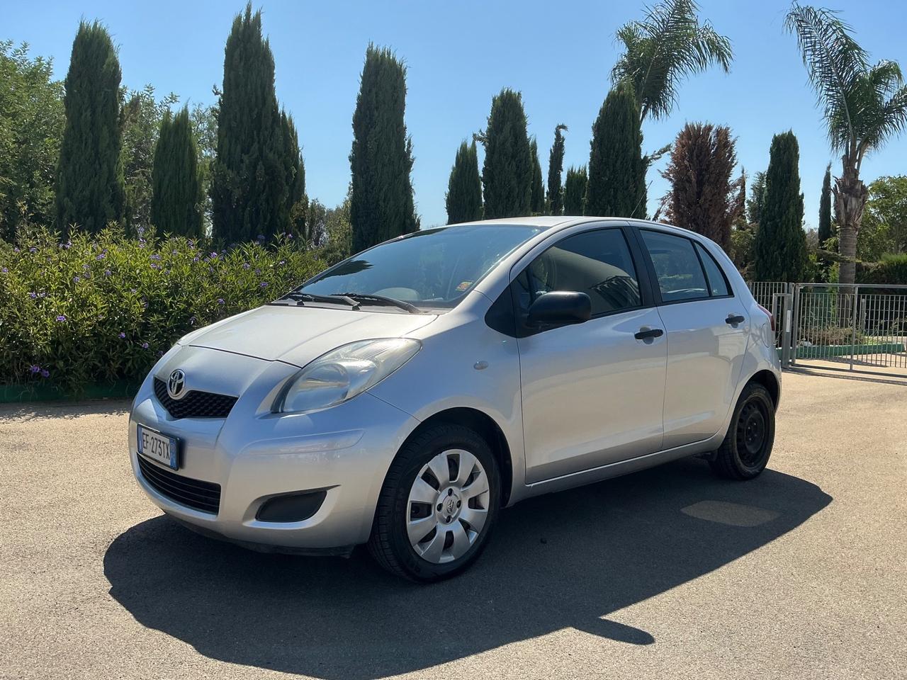 TOYOTA YARIS 1.0 BENZINA 2011