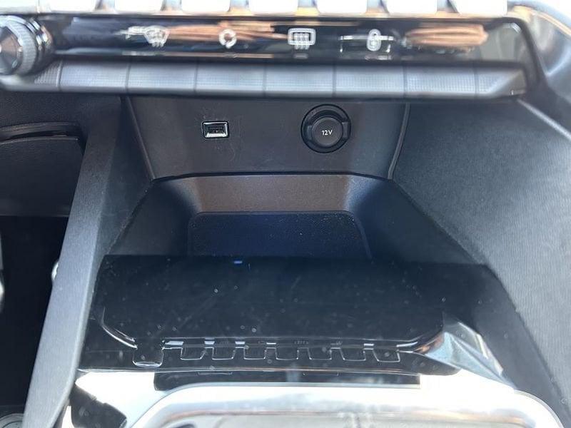 Peugeot 3008 PureTech Turbo 130 GT 18.500 KM!!