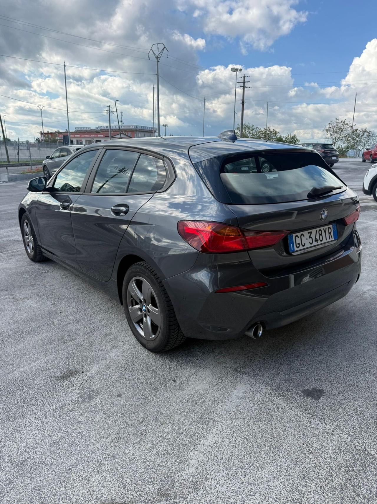 Bmw 116 116d 5p. Business Advantage