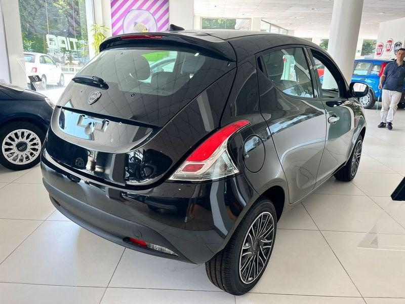 Lancia Ypsilon 1.0 FireFly 5 porte S&S Hybrid Oro