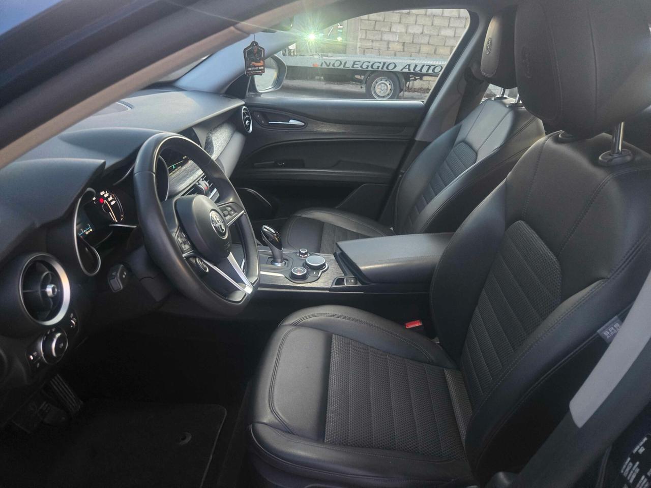 Alfa Romeo Stelvio 2.2 Turbodiesel 190 CV AT8 Q4 Executive