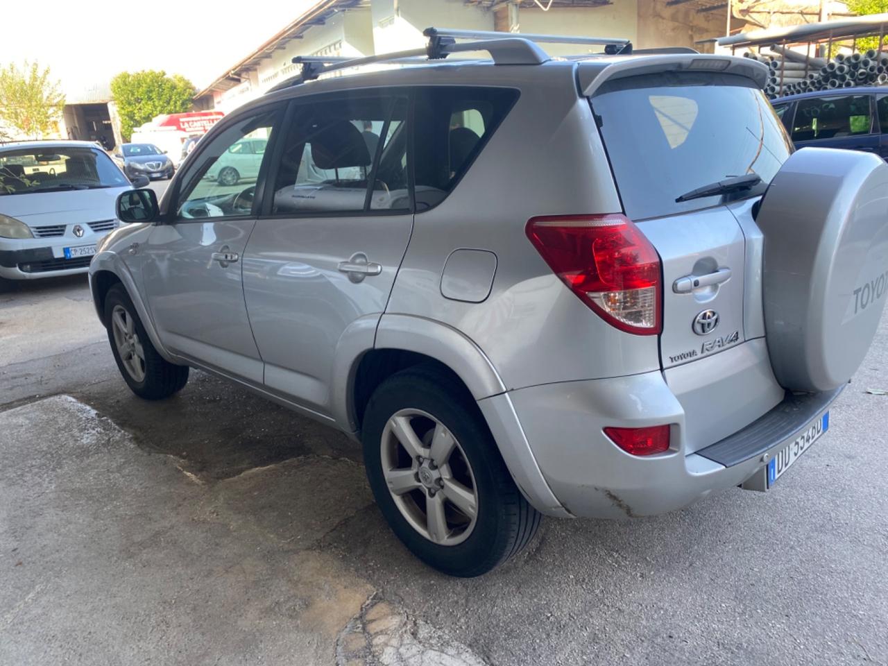 Toyota RAV 4 RAV4 2.2 D-4D 136 CV Luxury