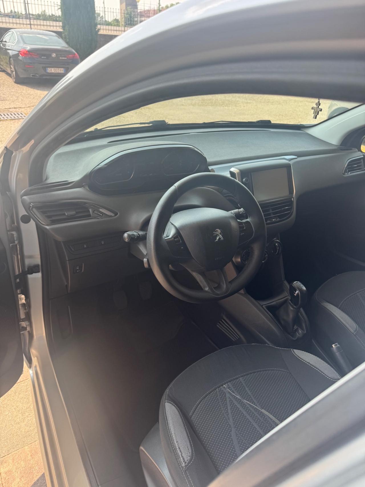 Peugeot 208 1.4 HDi 68 CV 5 porte Allure Neopatentati
